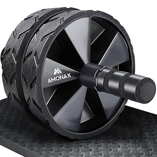 Amonax Ab Roller mit zwei Rädern, Reifen mit Pfeilprofil und Schaumgriff, auf einer schwarzen Kniematte liegend
