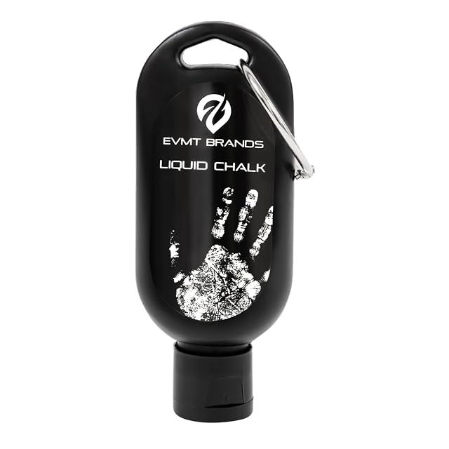 EVMT Brands schwarze Flasche mit weißem Handabdruck, oben ein Stahlkarabiner eingeklinkt